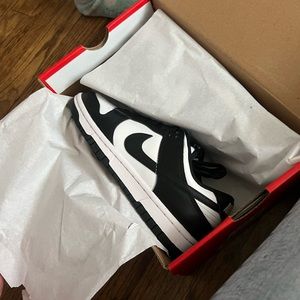 Panda Dunks Women’s 6.5